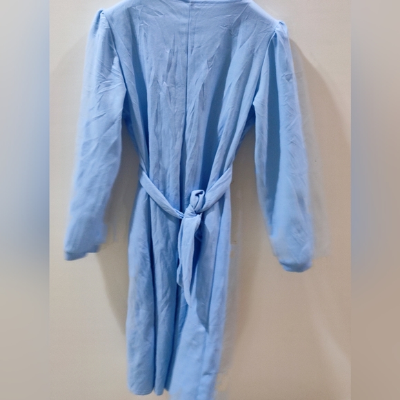 Stylish dress - Picture 3 of 3